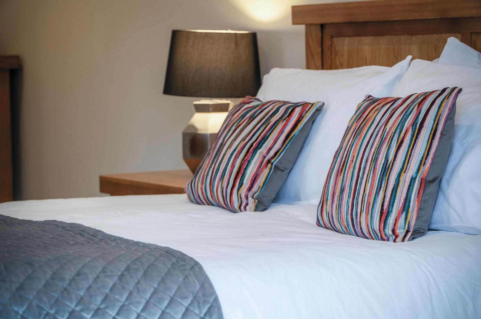 Suite 7 - Sleeping Giant Hotel - Pen Y Cae Inn 브레컨 외부 사진